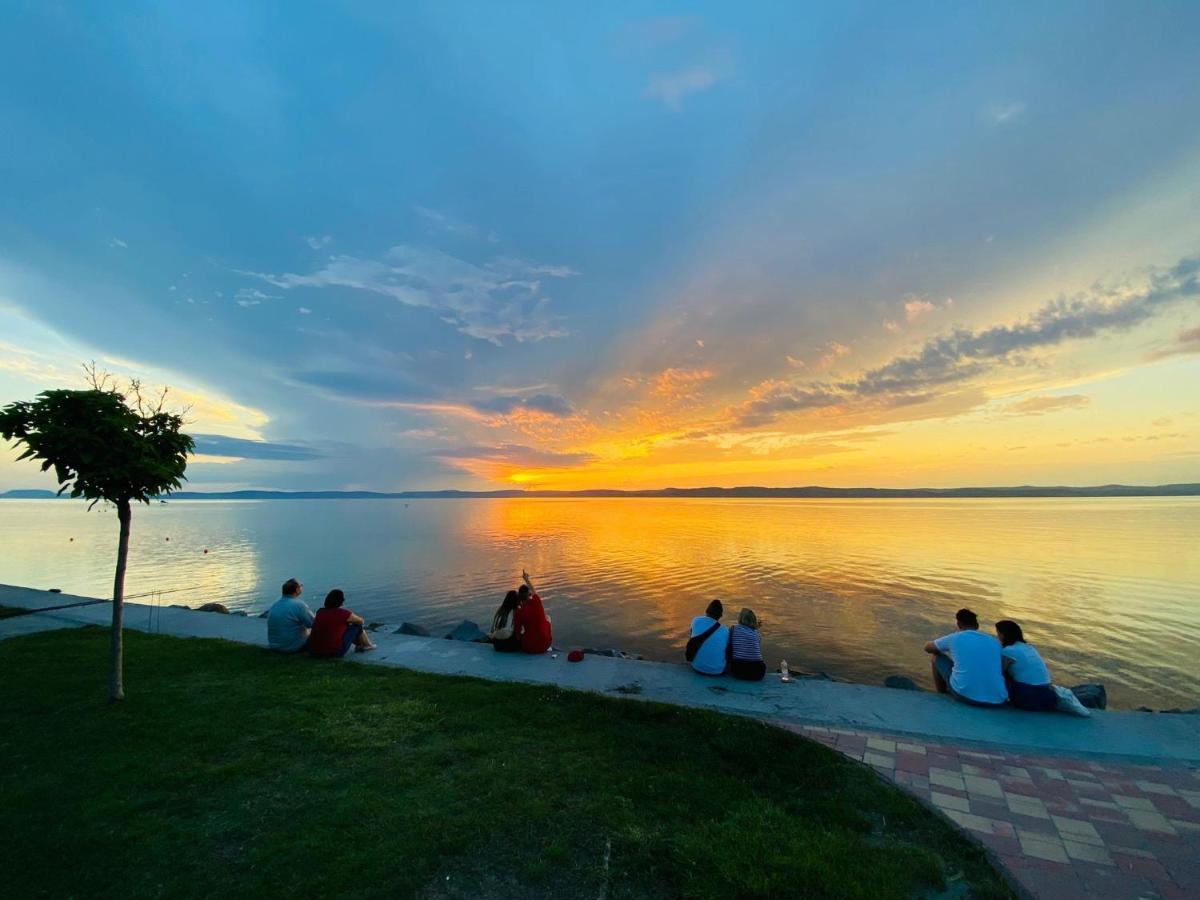Sommer Ferienhaus Balatonszarszo Bagian luar foto